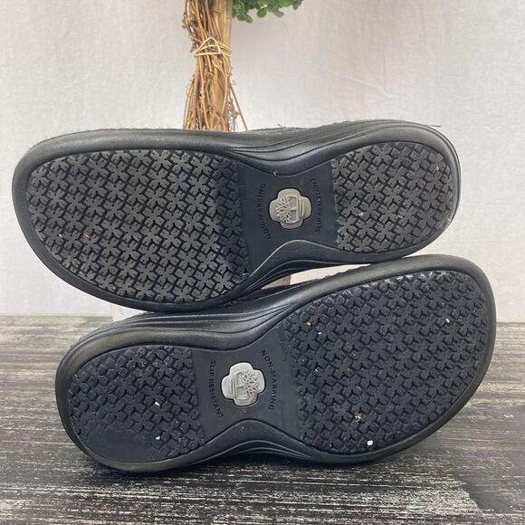 Timberland Black 87539 Embossed Leather Comfort Clog Shoe 6 - Picture 4 of 10